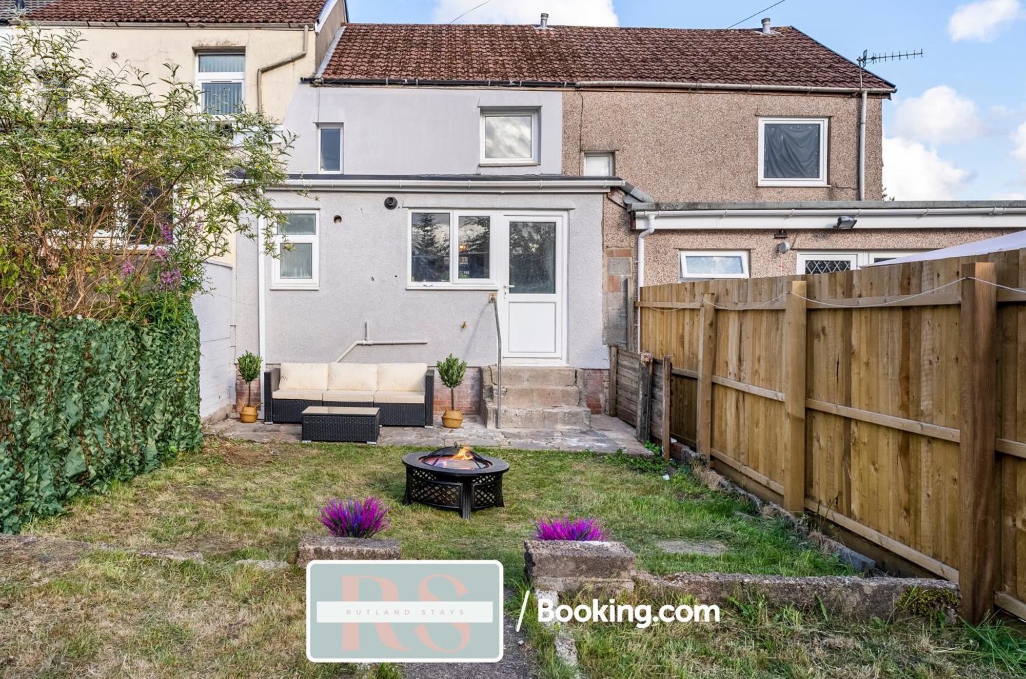 Contractors Accommodation South Wales By Rutland Stays Short Lets & Serviced Accommodation Pentre Treorky Εξωτερικό φωτογραφία