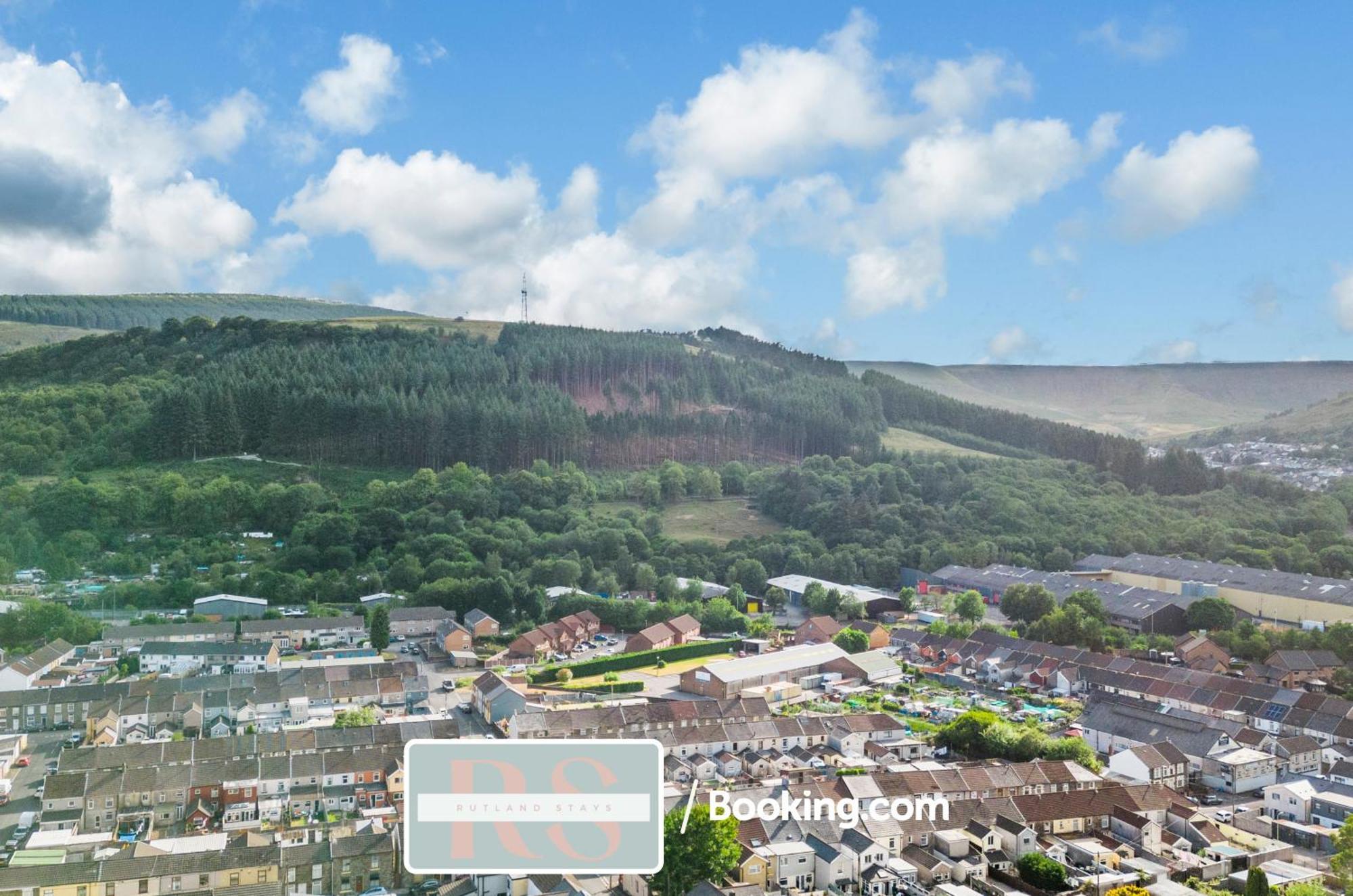 Contractors Accommodation South Wales By Rutland Stays Short Lets & Serviced Accommodation Pentre Treorky Εξωτερικό φωτογραφία