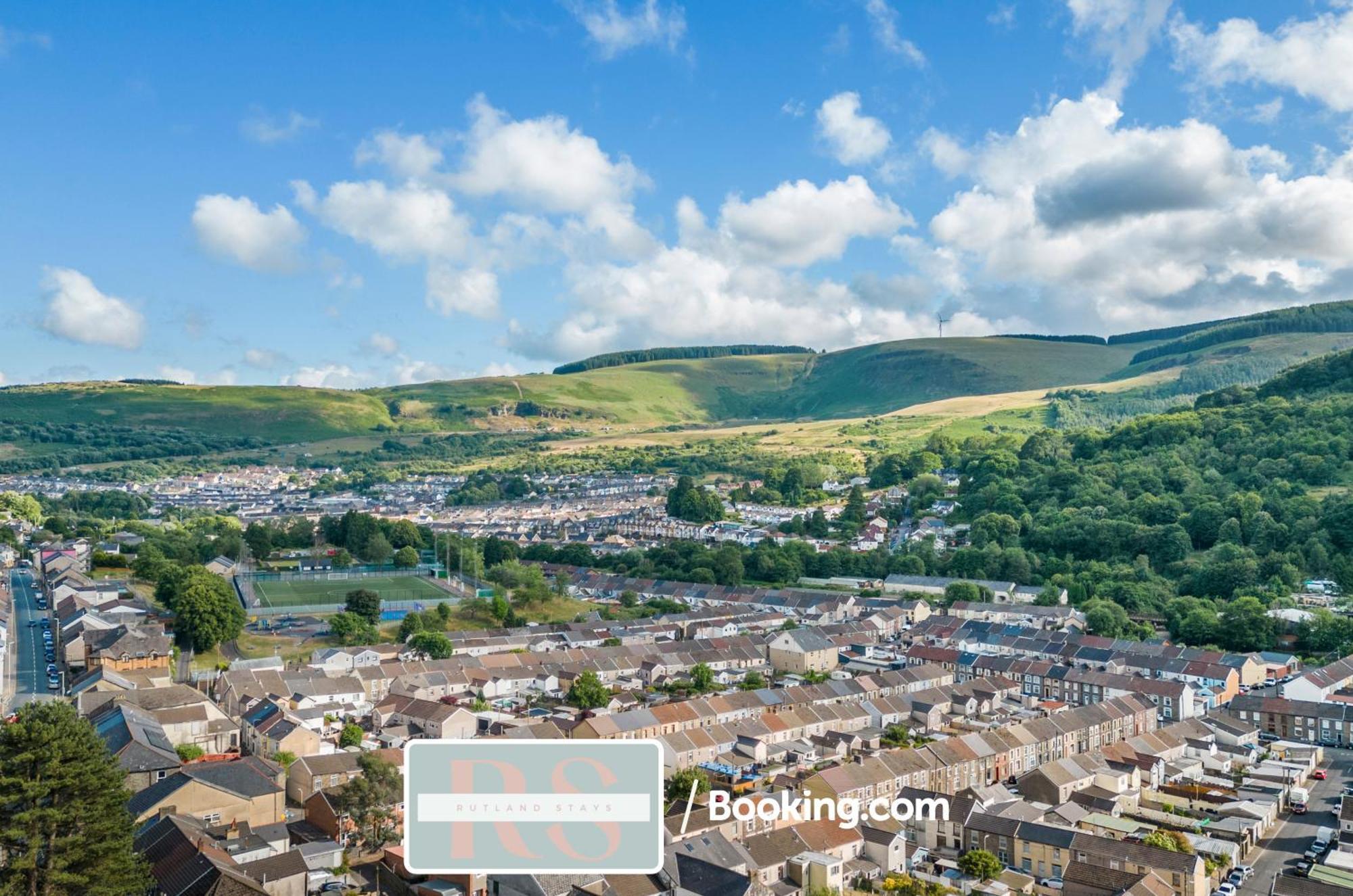 Contractors Accommodation South Wales By Rutland Stays Short Lets & Serviced Accommodation Pentre Treorky Εξωτερικό φωτογραφία