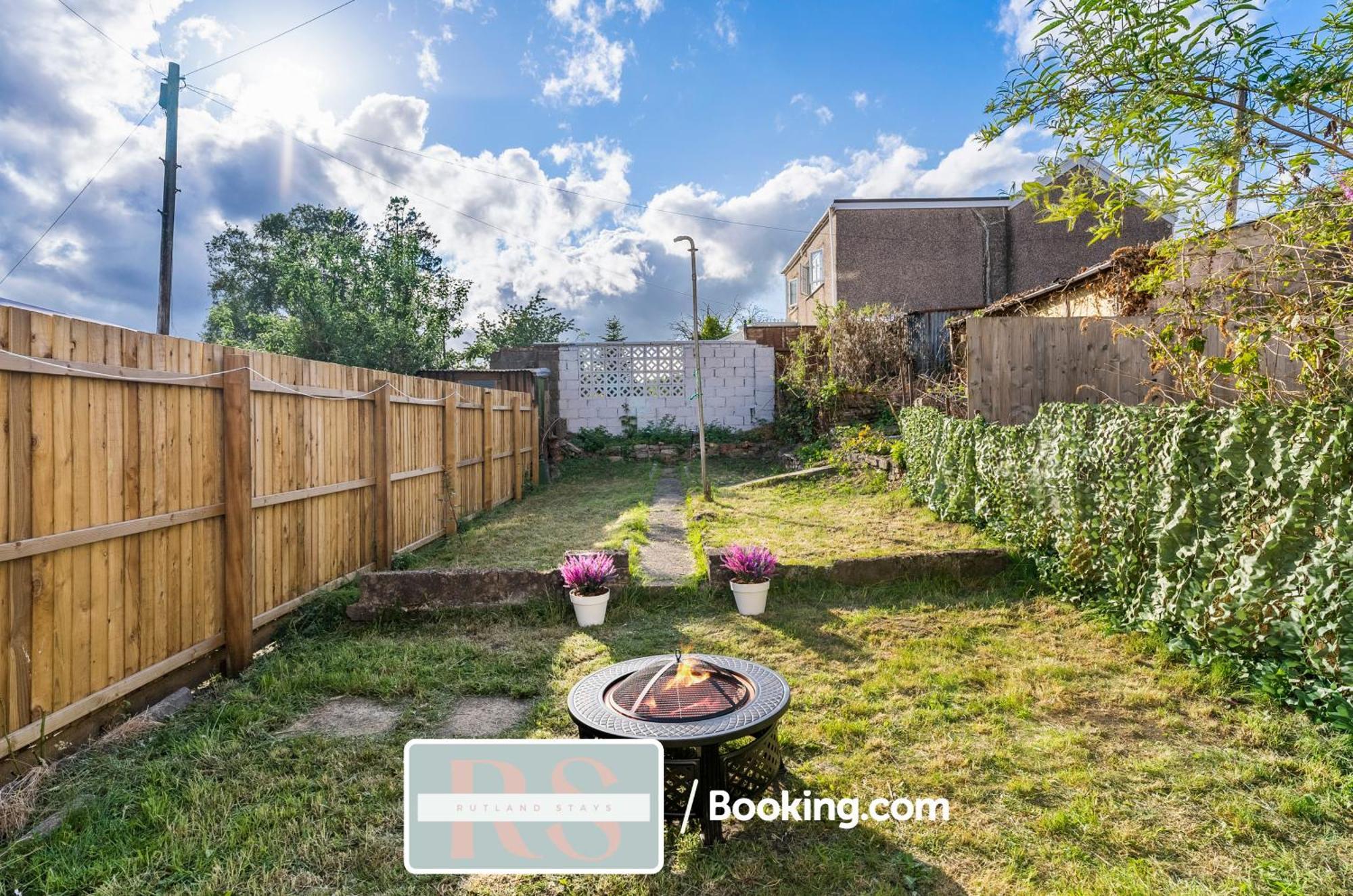 Contractors Accommodation South Wales By Rutland Stays Short Lets & Serviced Accommodation Pentre Treorky Εξωτερικό φωτογραφία