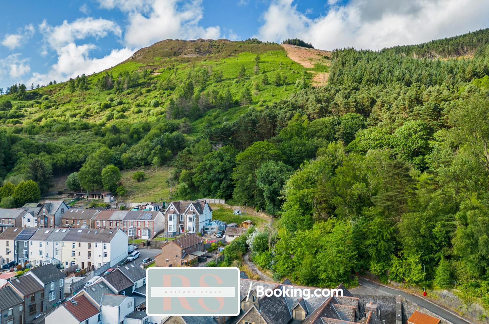 Contractors Accommodation South Wales By Rutland Stays Short Lets & Serviced Accommodation Pentre Treorky Εξωτερικό φωτογραφία